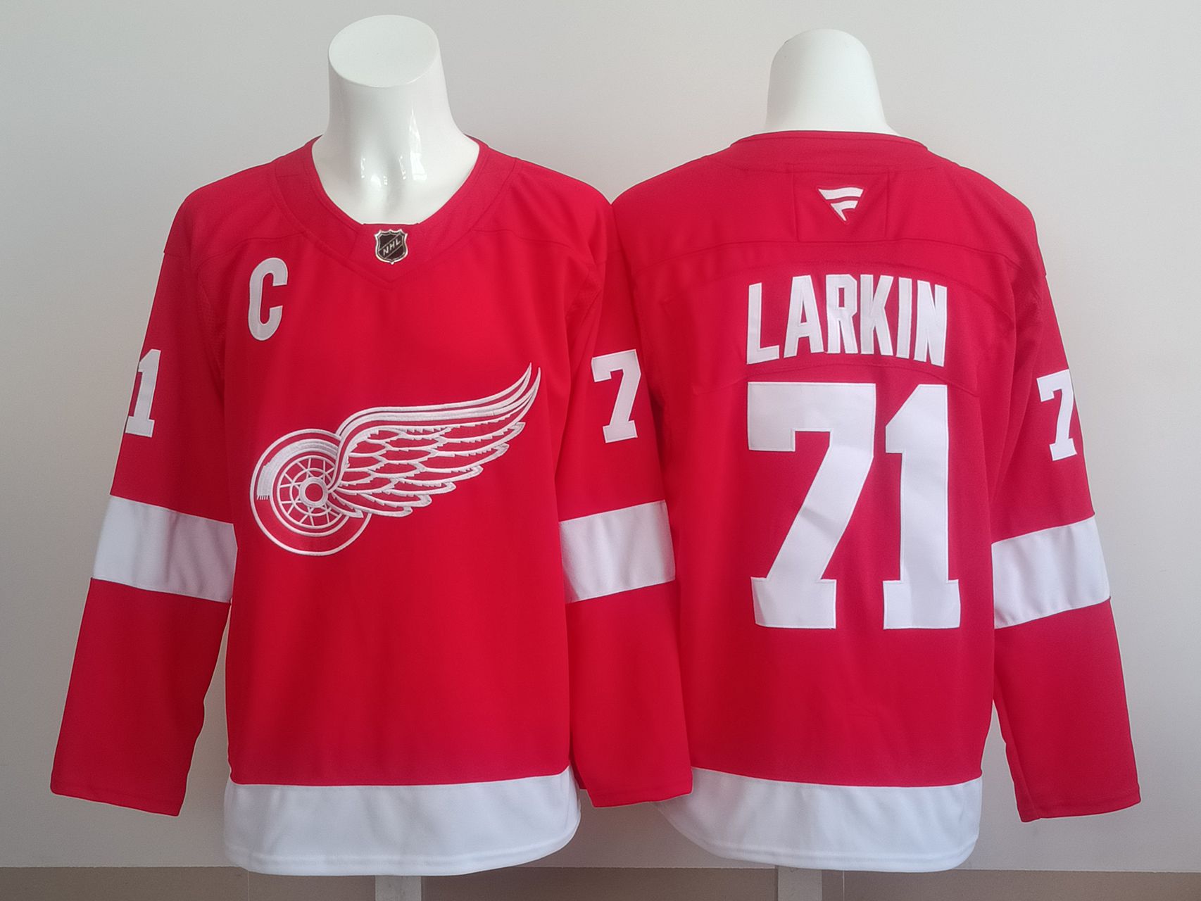Men 2025 Detroit Red Wings #71 Larkin Red NHL Jersey style 01